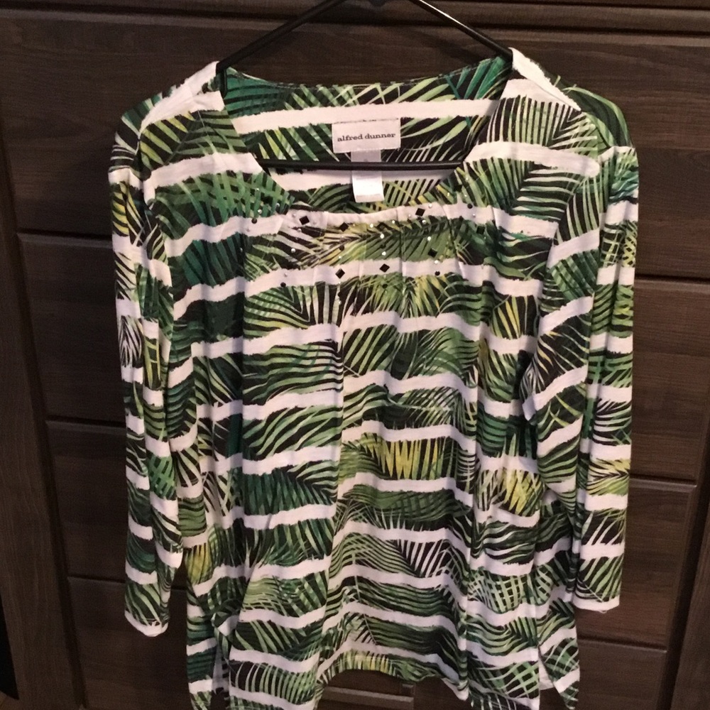 Alfred Dunner with 3/4 sleeves. Embellished